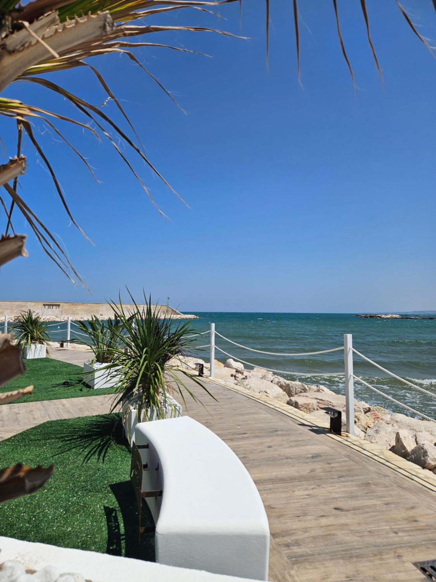 Dada Suites And Sea 新萨尔沃 外观 照片