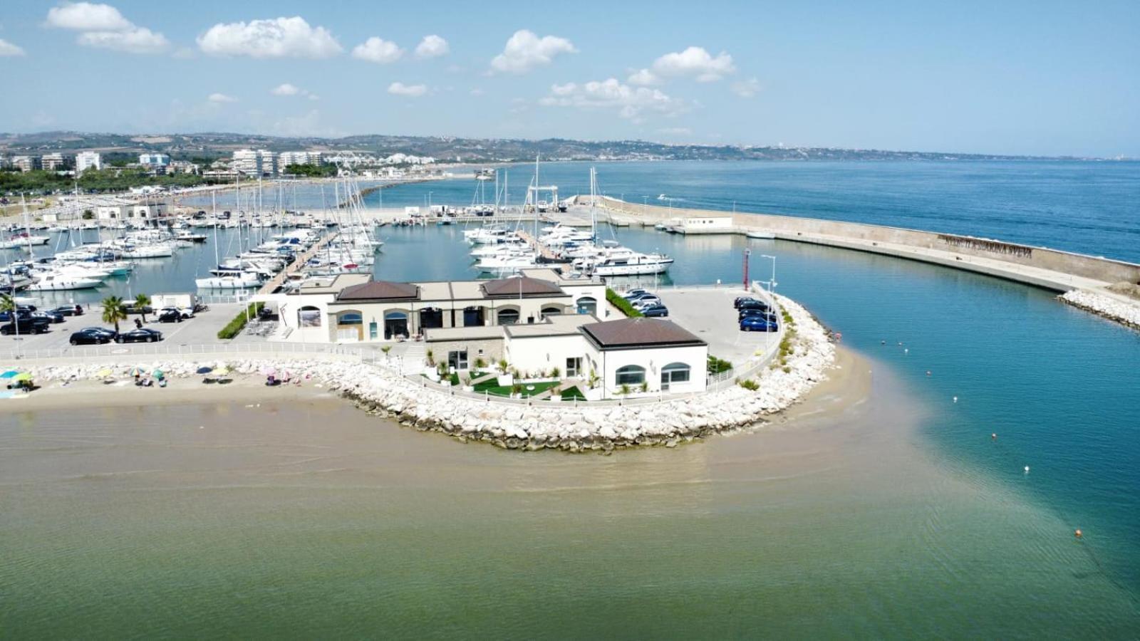 Dada Suites And Sea 新萨尔沃 外观 照片